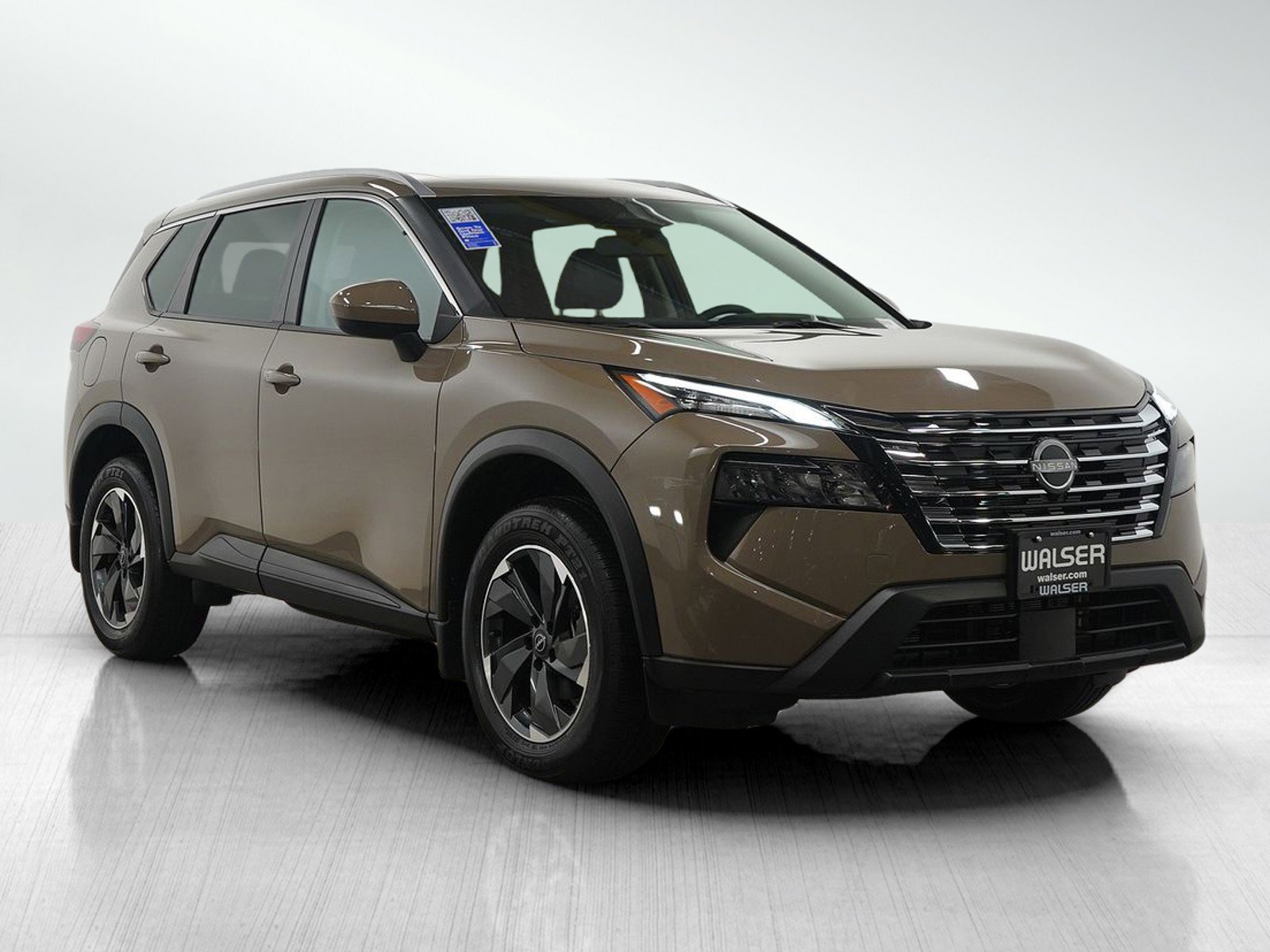 Used 2024 Nissan Rogue SV w/ SV Premium Package image 7