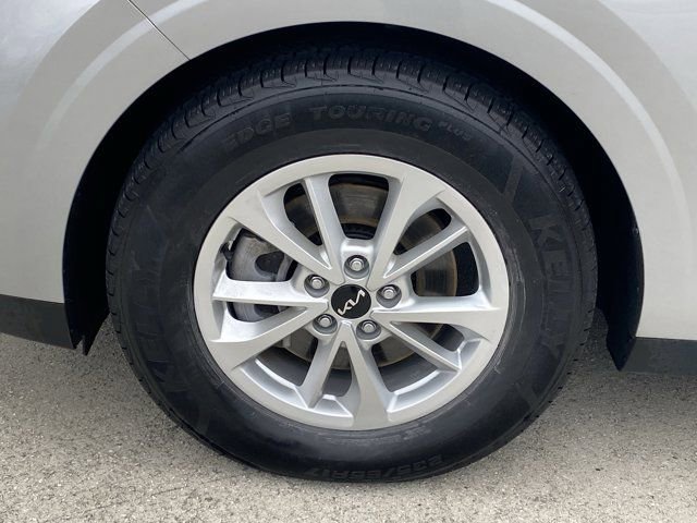 Used 2023 Kia Carnival LX image 22