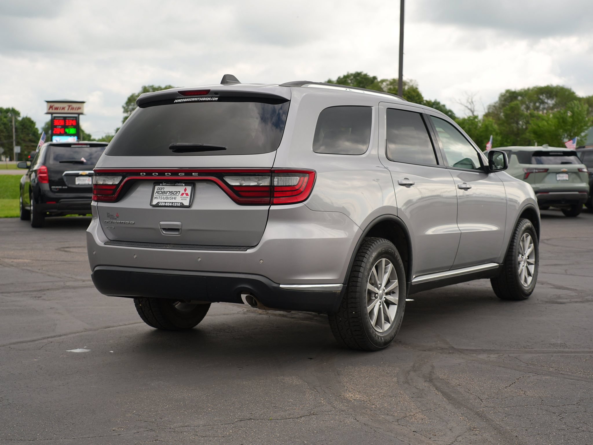 Used 2017 Dodge Durango SXT w/ Quick Order Package 23B AWD/4WD image 3
