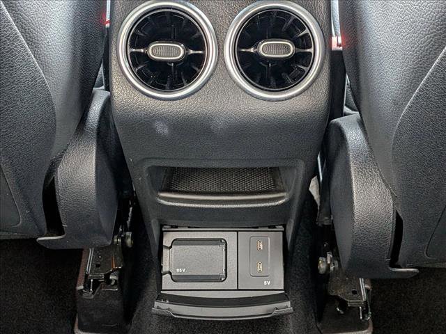 Used 2020 Mercedes-Benz GLB 250 image 16