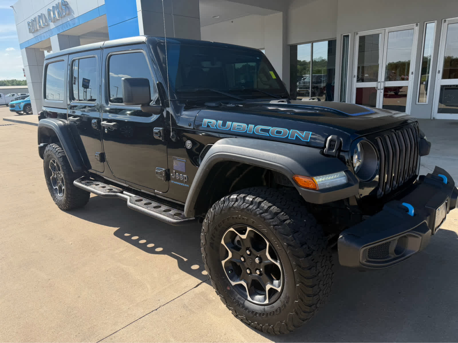 Used 2023 Jeep Wrangler Unlimited Rubicon 4xe w/ Cold Weather Group AWD/4WD image 8