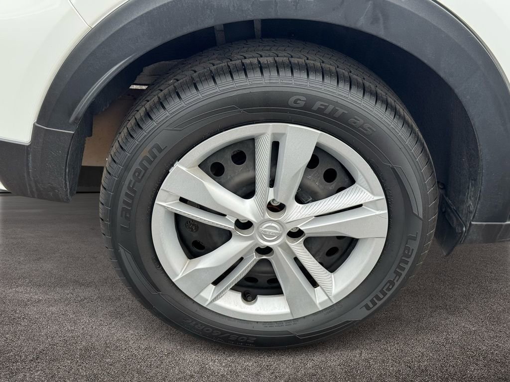 Used 2024 Nissan Kicks S FWD image 8