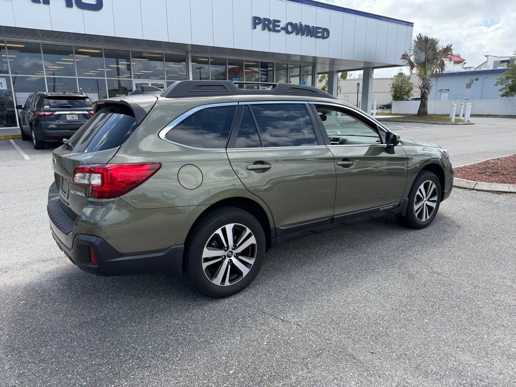 Used 2018 Subaru Outback 2.5i Limited image 3