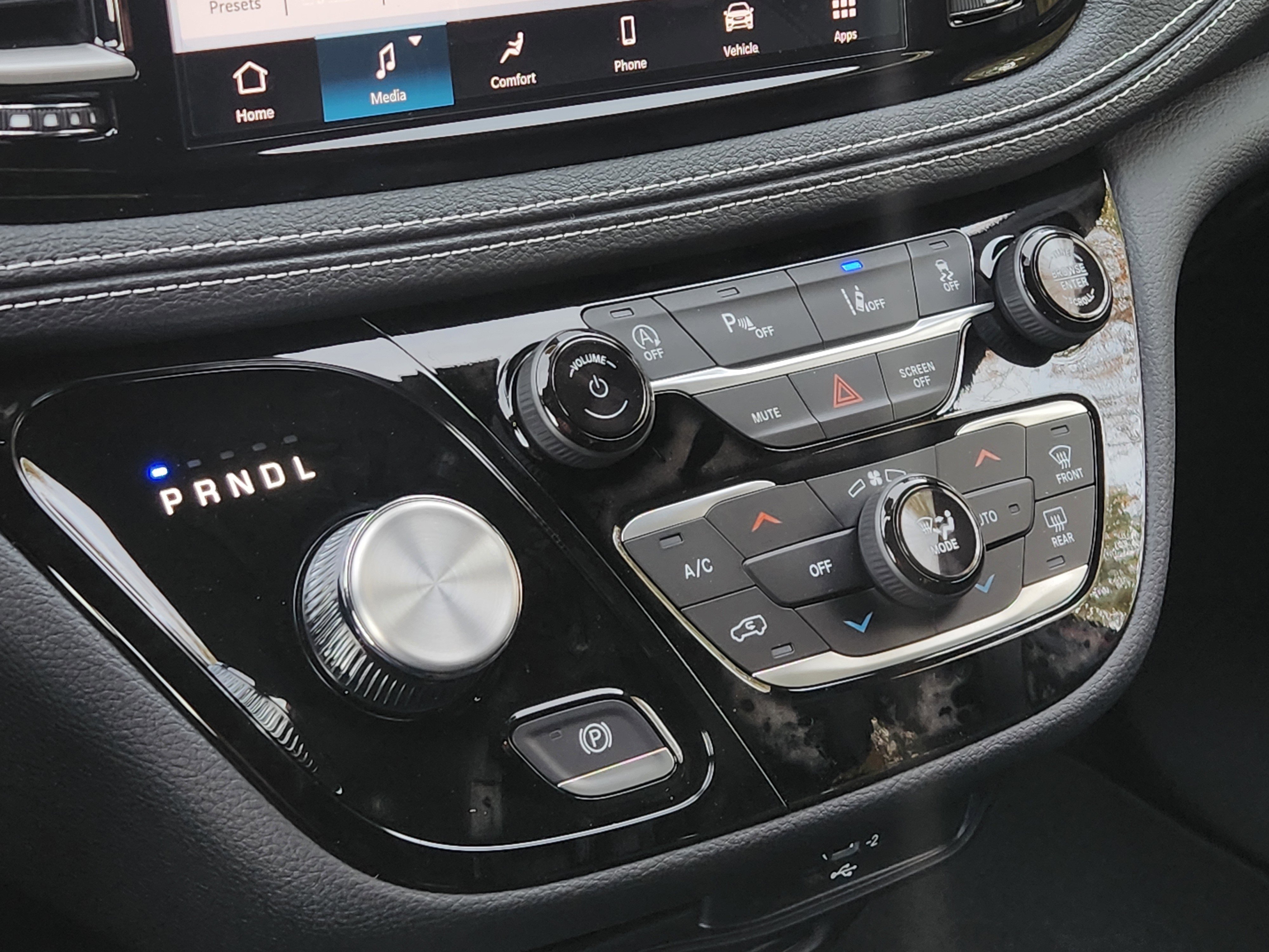 New 2026 Chrysler Pacifica Select FWD image 7