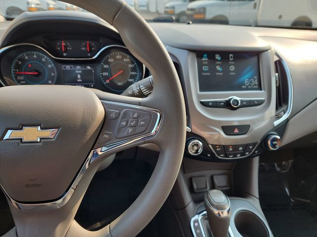 Used 2017 Chevrolet Cruze LT w/ Convenience Package FWD image 36