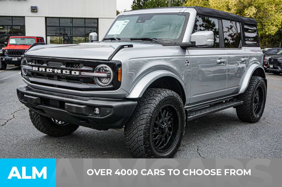 Used 2024 Ford Bronco Outer Banks image 2