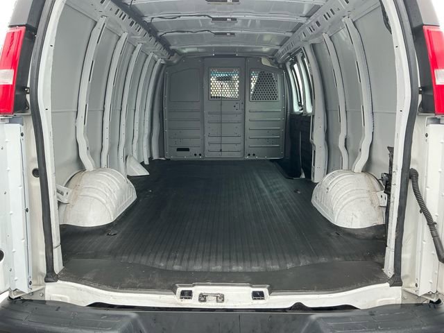 Used 2023 GMC Savana 3500 Extended w/ Driver Convenience Package image 19