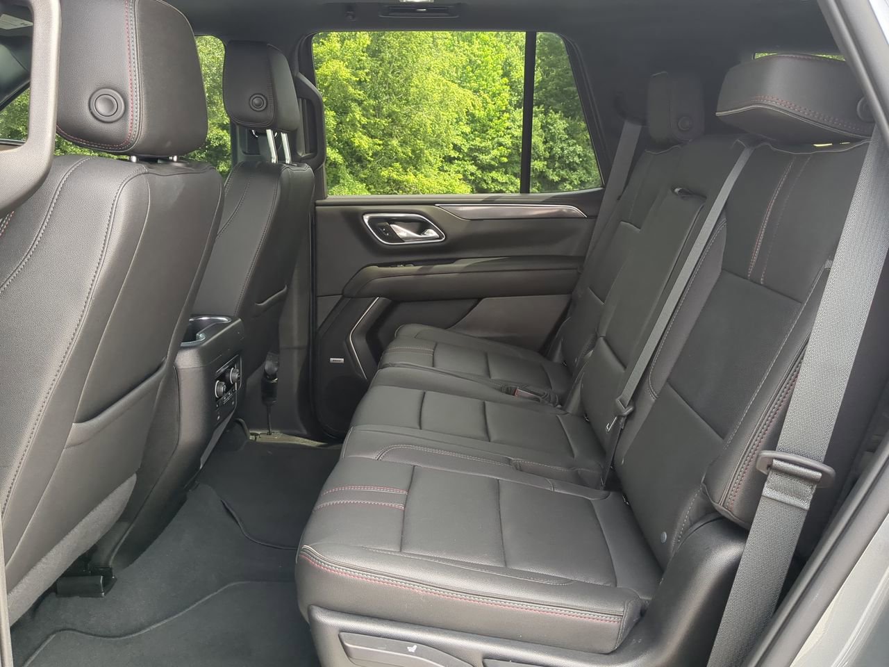 Used 2022 Chevrolet Tahoe RST w/ Sport Performance Package AWD/4WD image 12