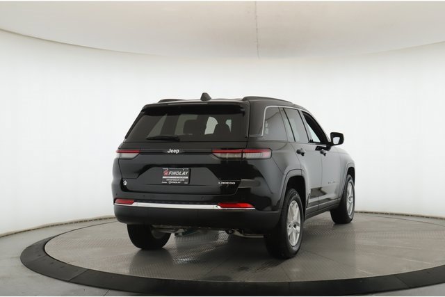 Used 2024 Jeep Grand Cherokee Laredo X w/ Trailer Tow Package image 7