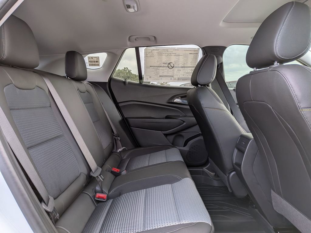 New 2026 Chevrolet Trax LT w/ Sunroof Package FWD image 26