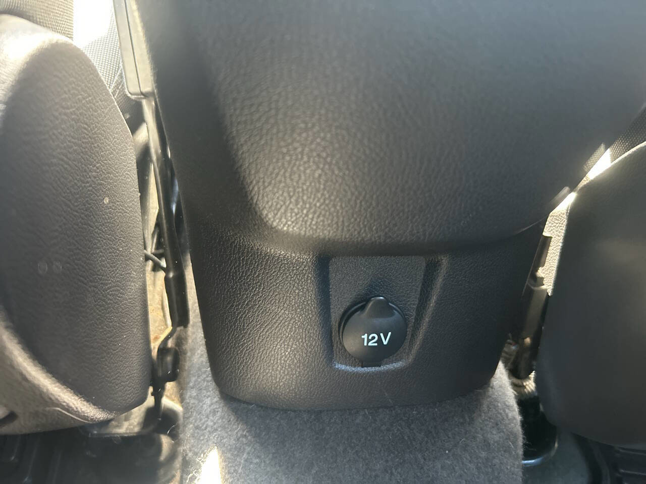 Used 2013 Ford Focus SE w/ SE Winter Pkg image 32