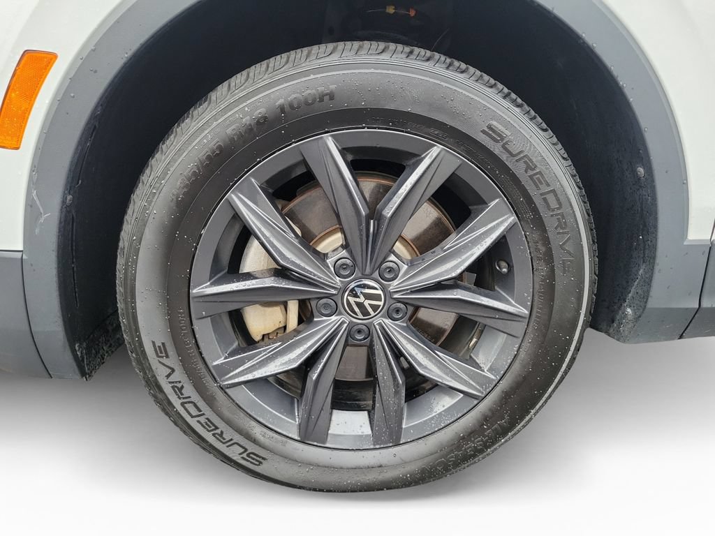 Used 2024 Volkswagen Tiguan SE FWD image 29