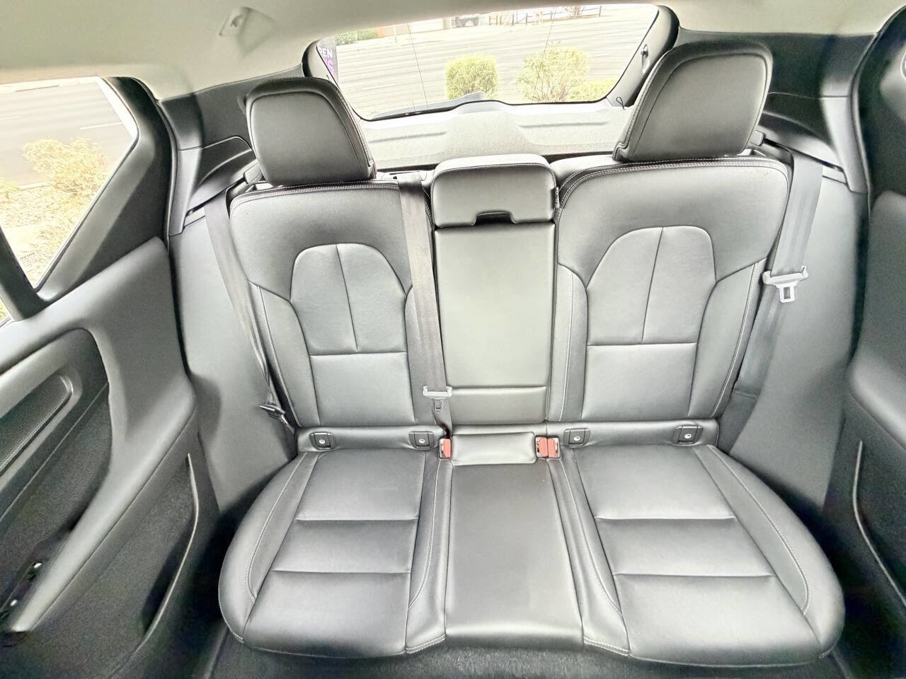 Used 2019 Volvo XC40 T5 Momentum AWD/4WD image 15