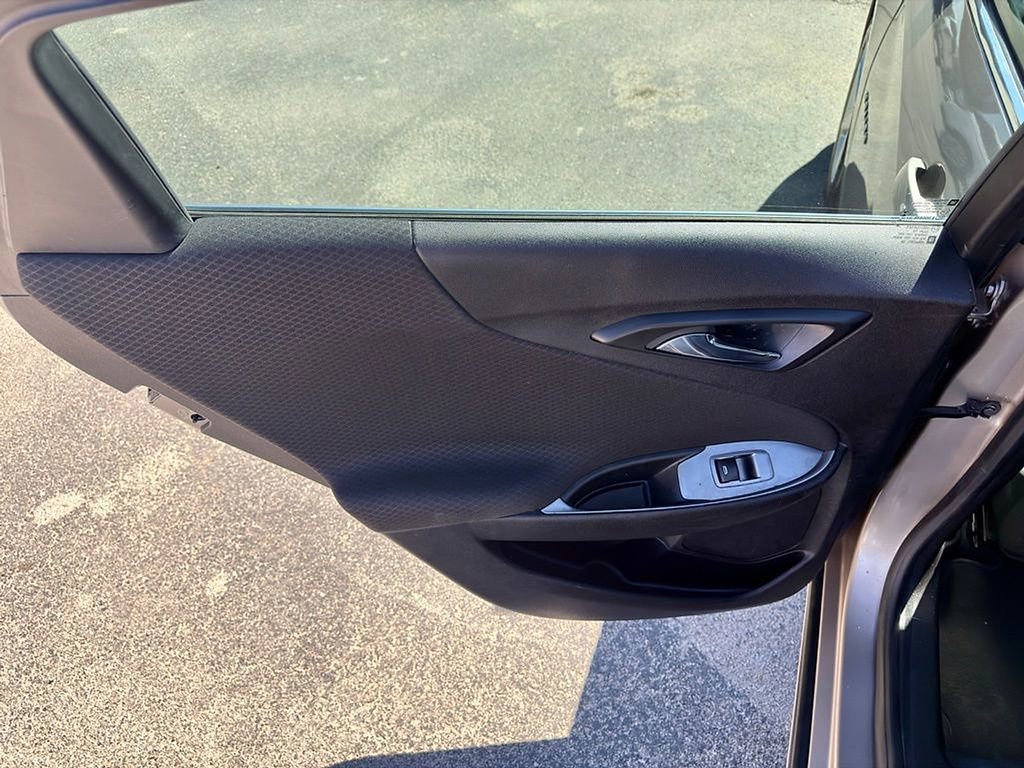 Used 2024 Chevrolet Malibu LT image 28
