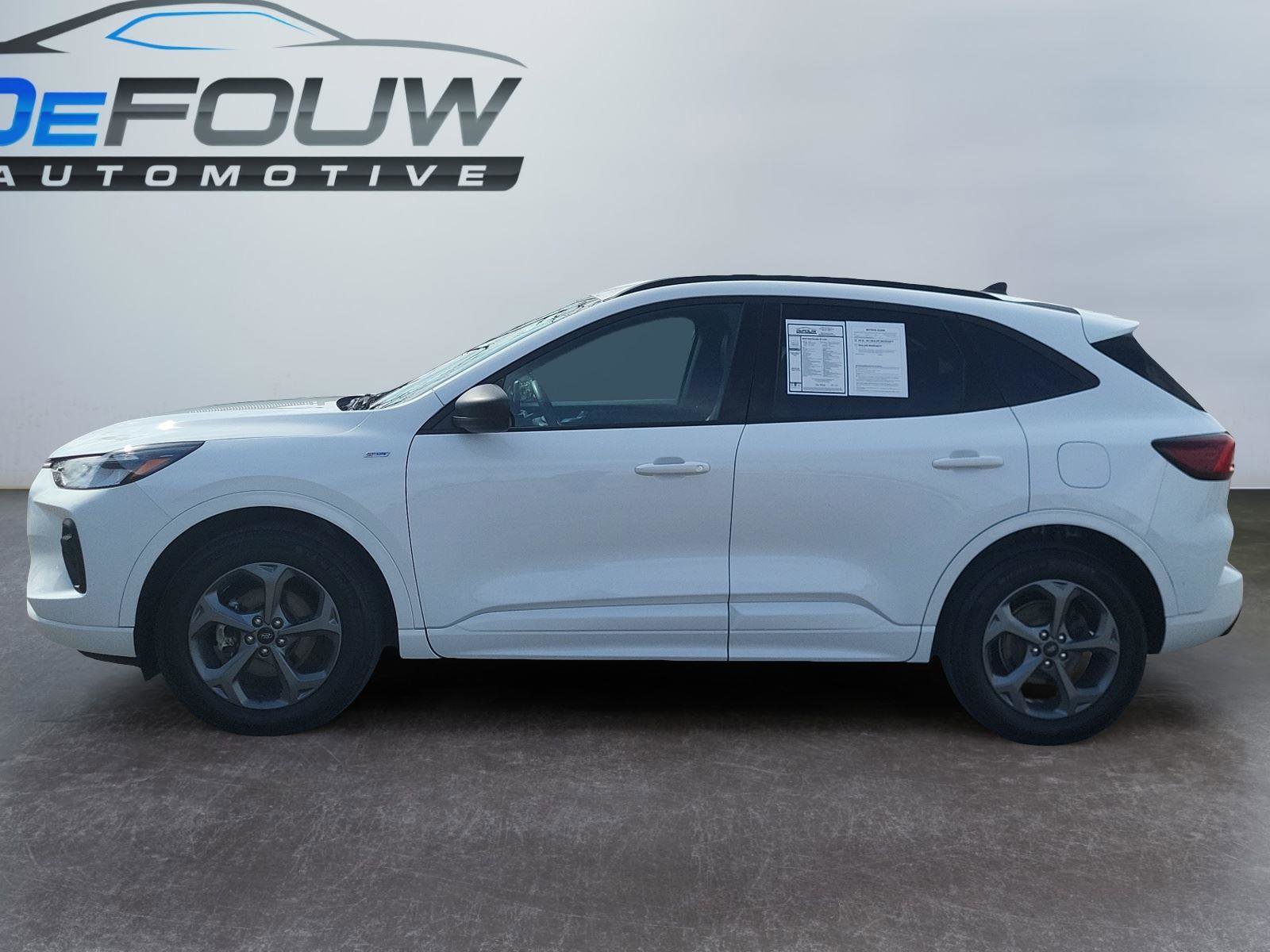 Used 2023 Ford Escape ST-Line image 6