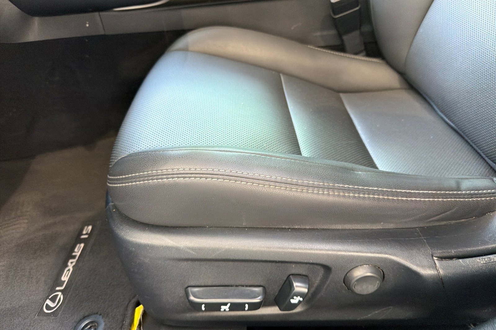 Used 2017 Lexus IS 200t w/ Navigation System Package RWD image 14