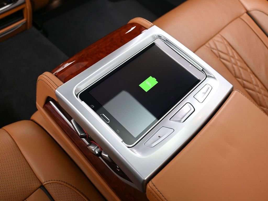 Used 2022 BMW ALPINA B7 xDrive w/ Luxury Rear Seating Package AWD/4WD image 30
