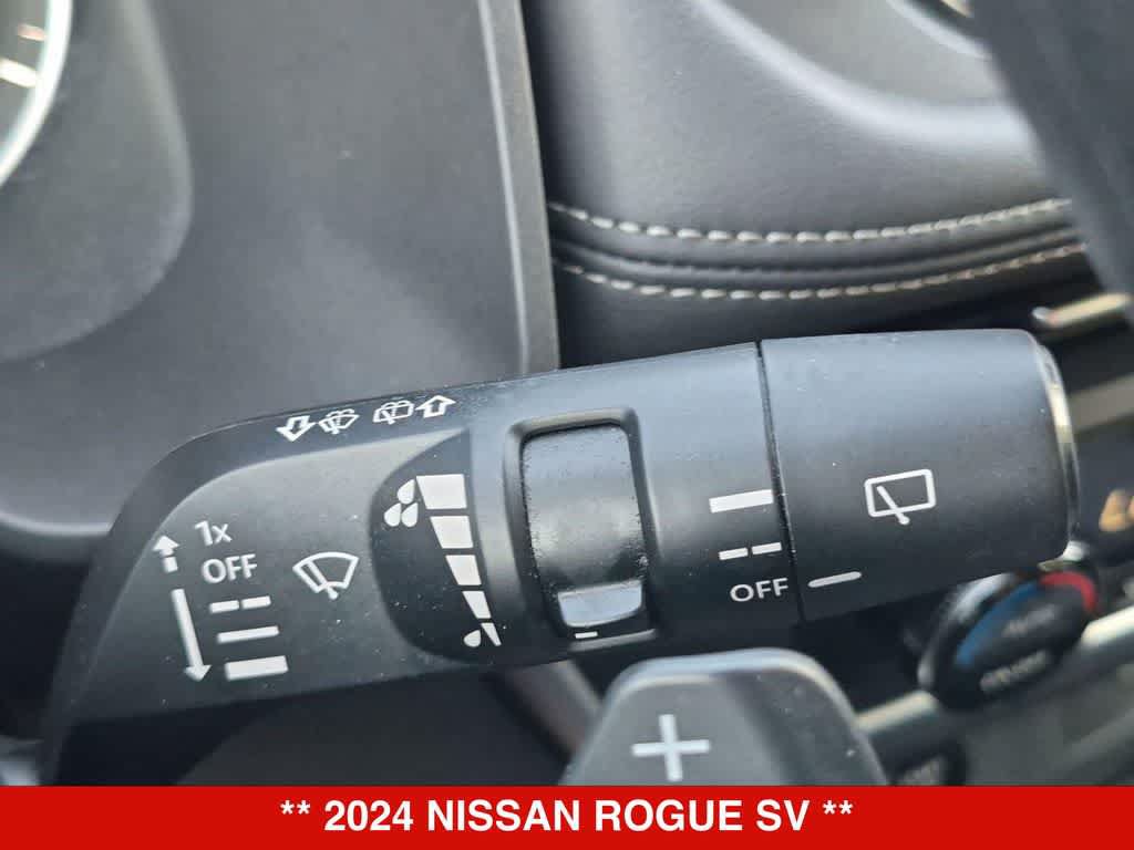 Used 2024 Nissan Rogue SV AWD/4WD image 24