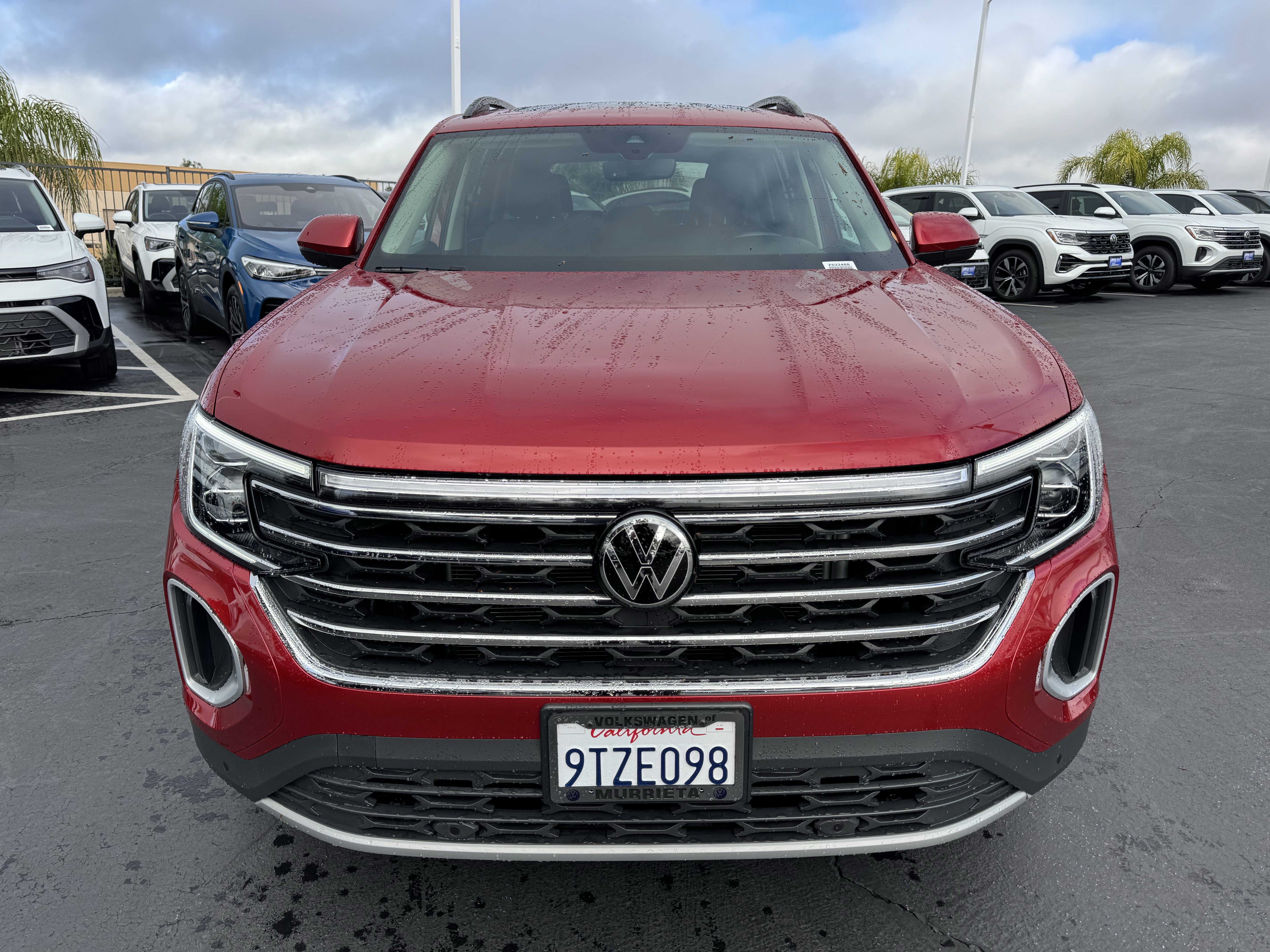 Used 2025 Volkswagen Atlas SE image 3
