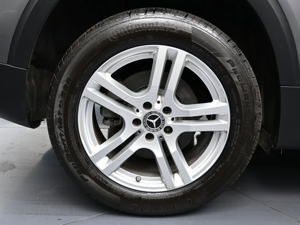 Used 2022 Mercedes-Benz GLB 250 w/ Premium Package Lite image 12