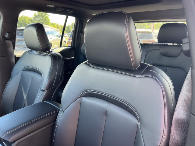 New 2027 Jeep Grand Cherokee Limited w/ Limited Altitude Package AWD/4WD image 11