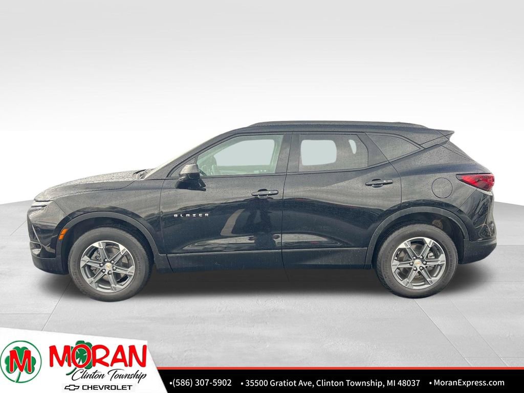 Certified 2024 Chevrolet Blazer LT w/ Convenience Package FWD image 3