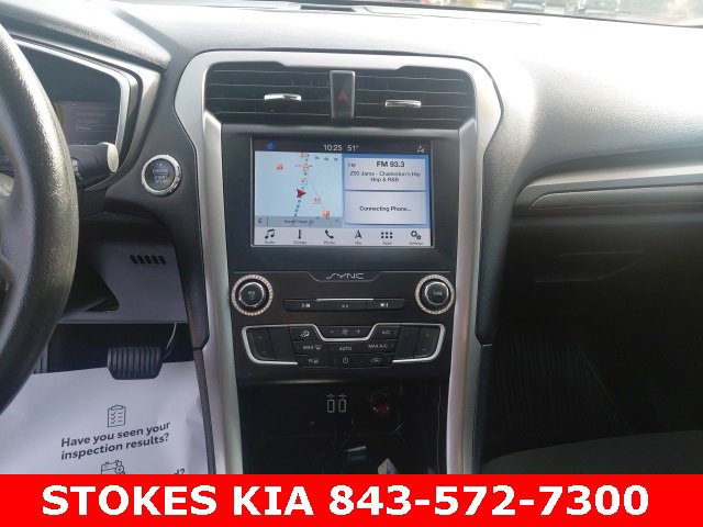 Used 2019 Ford Fusion SE image 12