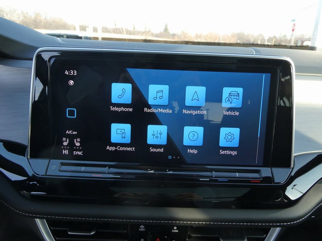 New 2026 Volkswagen Atlas Cross Sport SE image 12