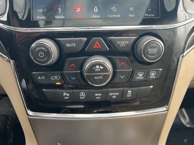 Used 2019 Jeep Grand Cherokee Limited w/ Luxury Group II AWD/4WD image 14