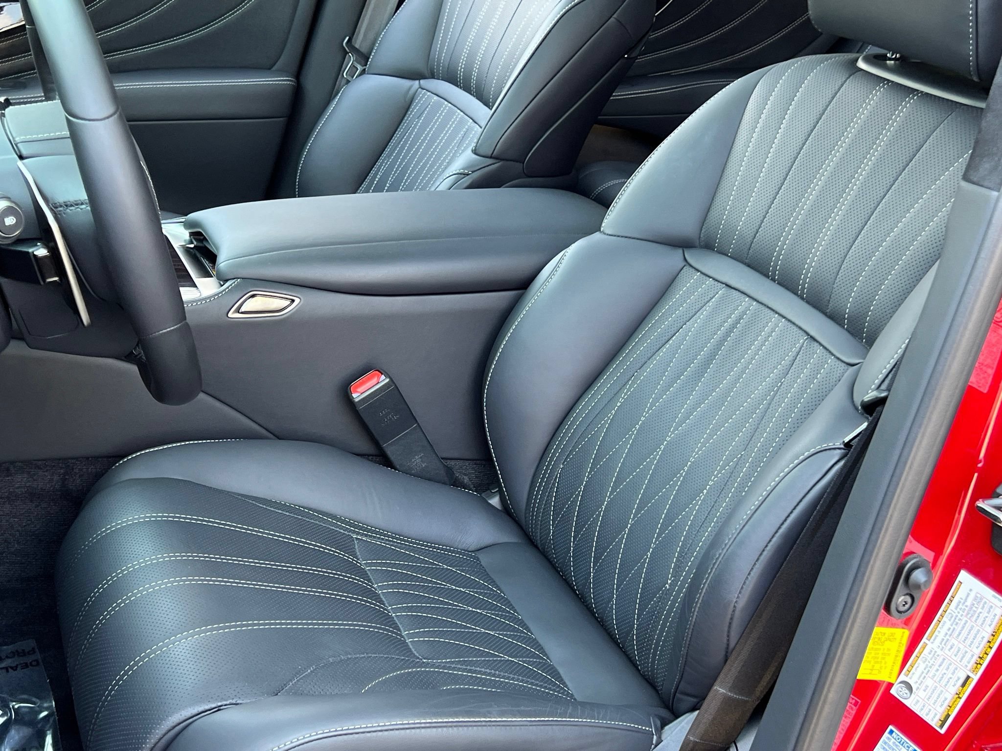 Used 2024 Lexus LS 500 AWD w/ Luxury Package image 4