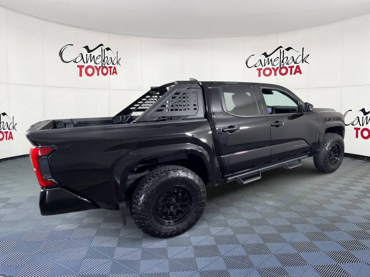 Used 2025 Toyota Tacoma SR5 AWD/4WD image 2