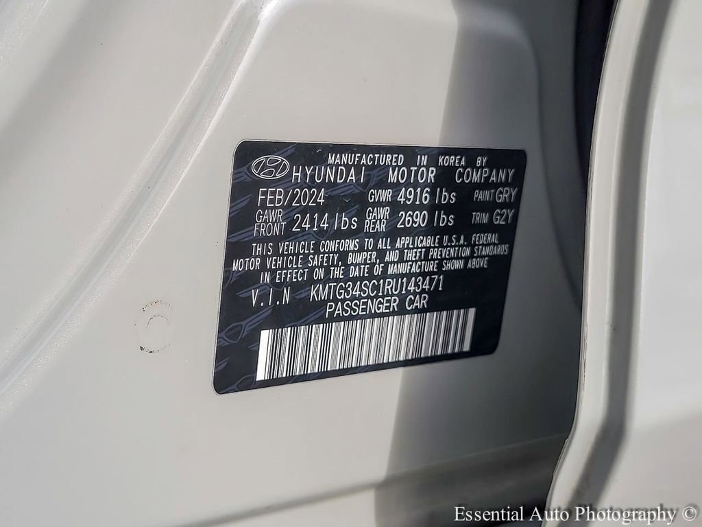 Used 2024 Genesis G70 2.5T image 35