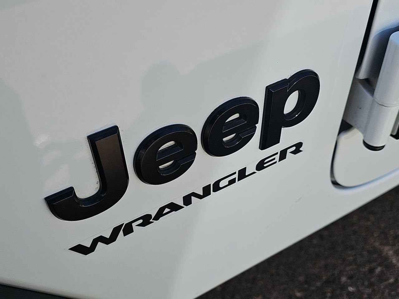 Used 2022 Jeep Wrangler Sport image 16