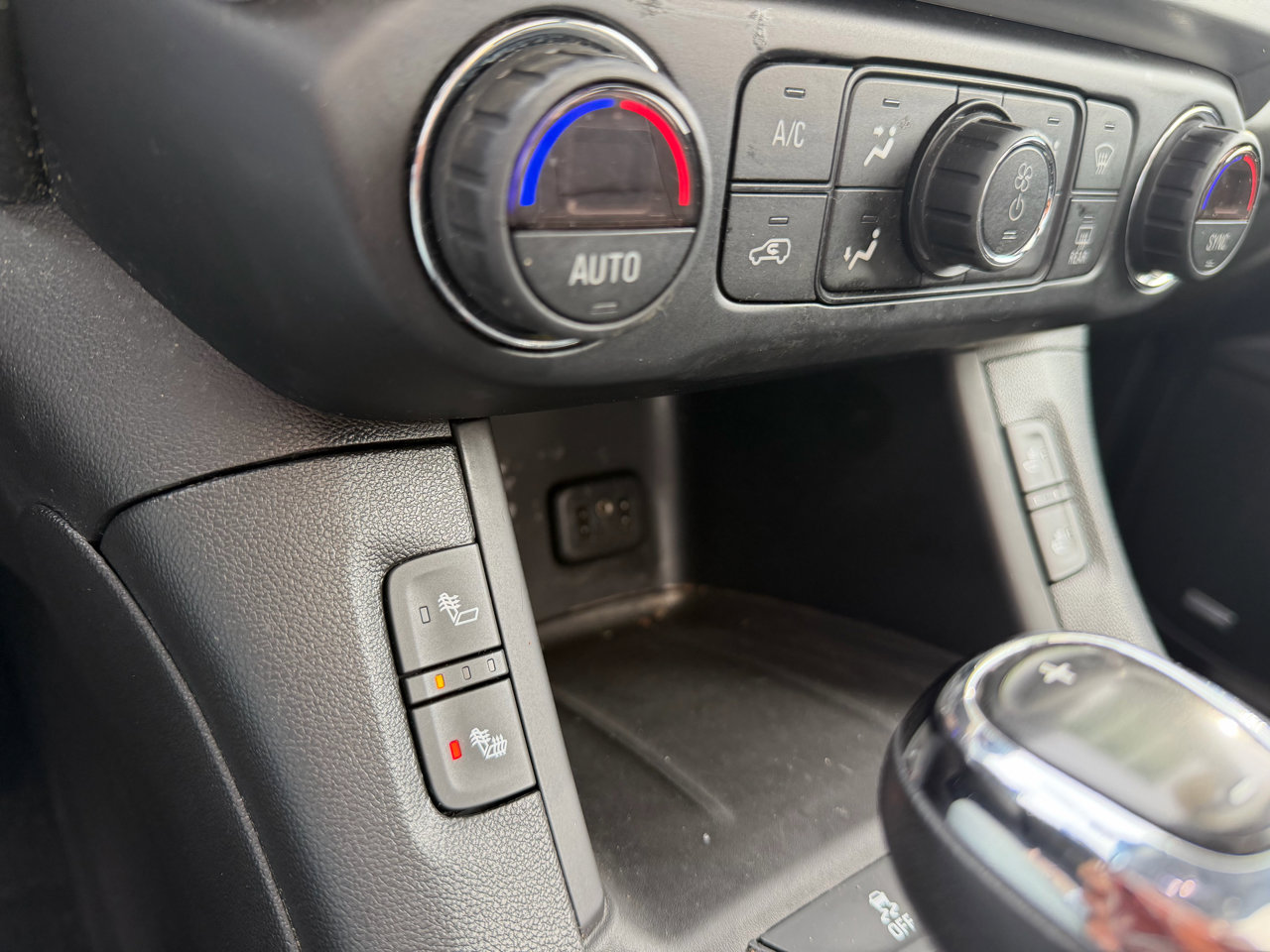 Used 2019 GMC Acadia SLT image 27