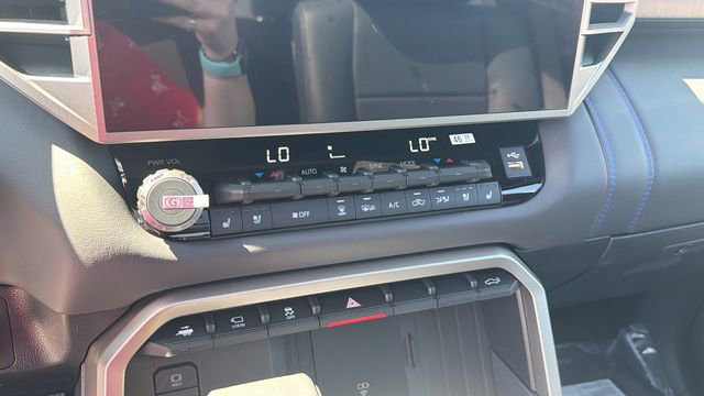 New 2026 Toyota Tundra Platinum AWD/4WD image 17