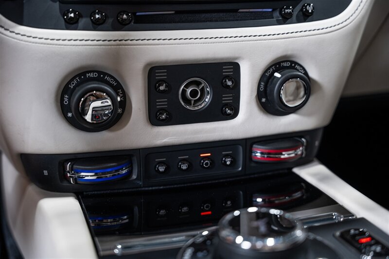 Used 2016 Rolls-Royce Wraith RWD image 50