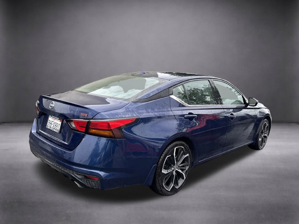 Used 2024 Nissan Altima 2.5 SR w/ SR Premium Package FWD image 4
