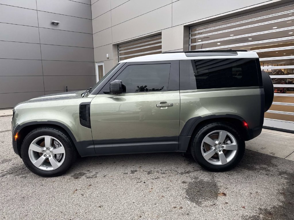 Used 2021 Land Rover Defender 90 First Edition AWD/4WD image 4