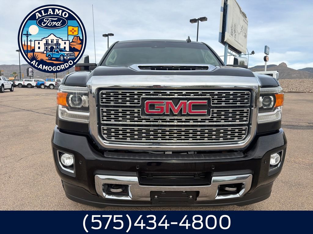 Used 2019 GMC Sierra 2500 Denali w/ Duramax Plus Package AWD/4WD image 8