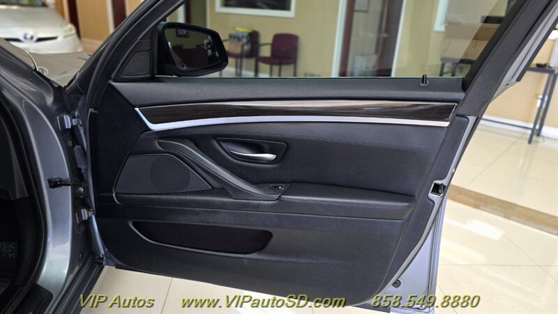 Used 2012 BMW 528i Sedan RWD image 12