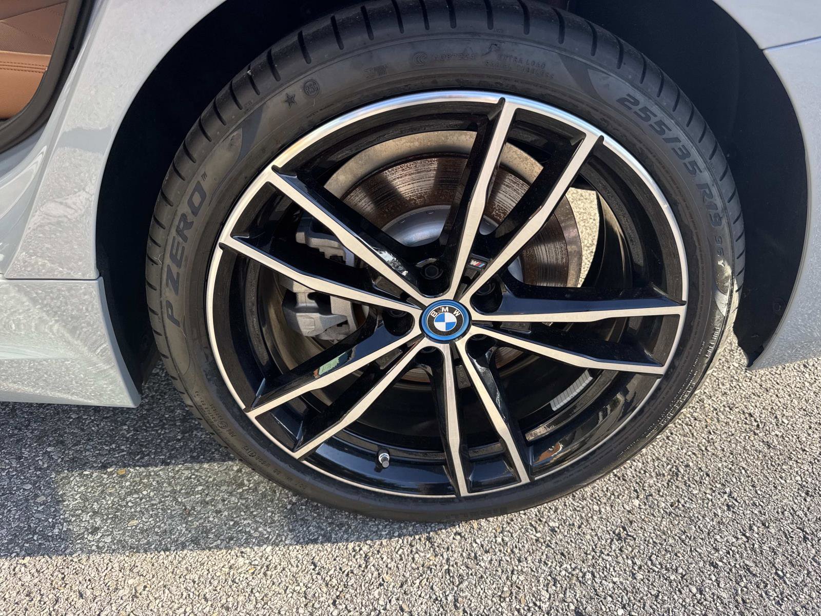 Used 2024 BMW 330e image 11