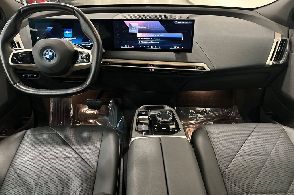 Used 2024 BMW iX xDrive50 AWD/4WD image 15