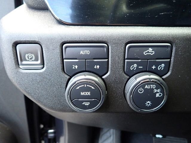 Used 2024 Chevrolet Silverado 1500 LT image 24