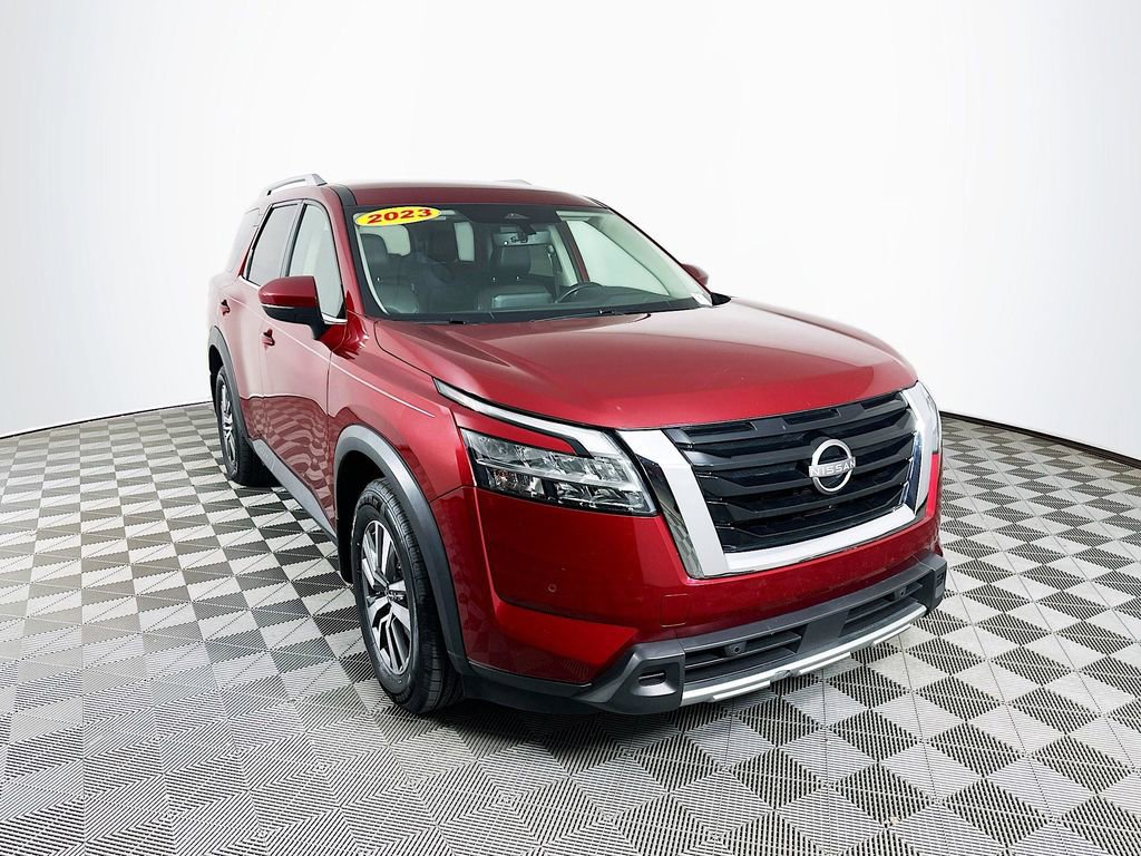 Used 2023 Nissan Pathfinder SL AWD/4WD image 3
