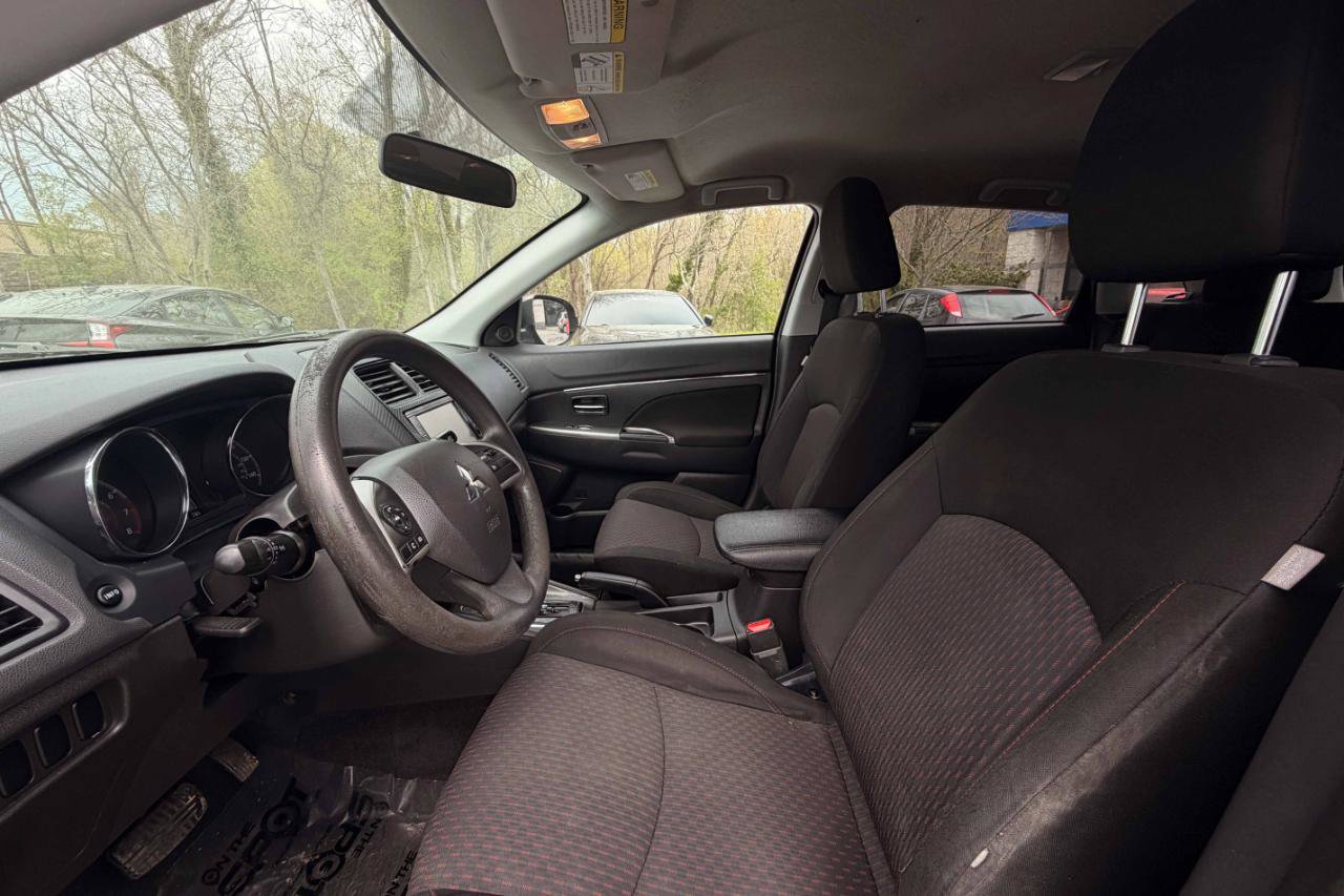 Used 2019 Mitsubishi Outlander Sport ES FWD image 12