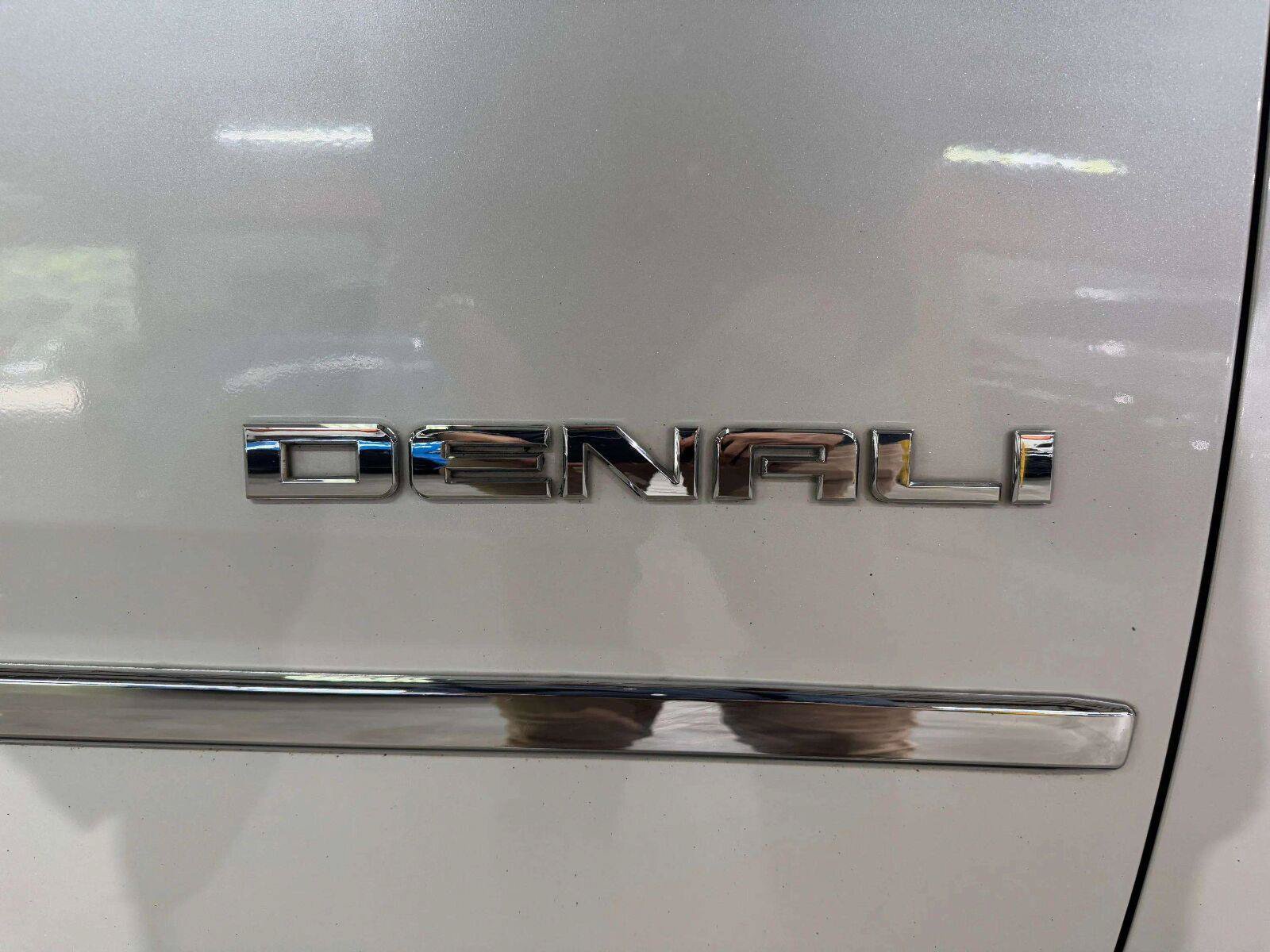 Used 2016 GMC Yukon Denali w/ Open Road Package AWD/4WD image 22