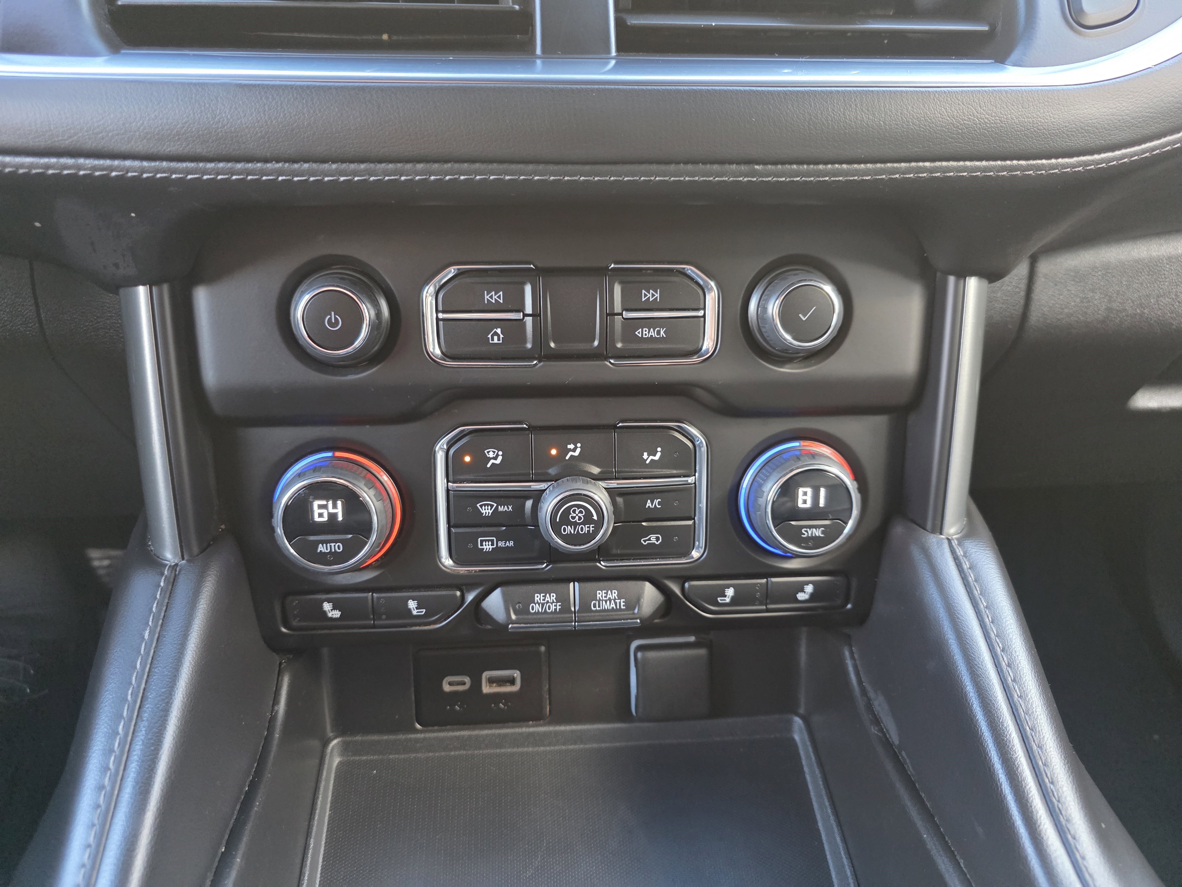 Used 2023 Chevrolet Suburban LT image 18