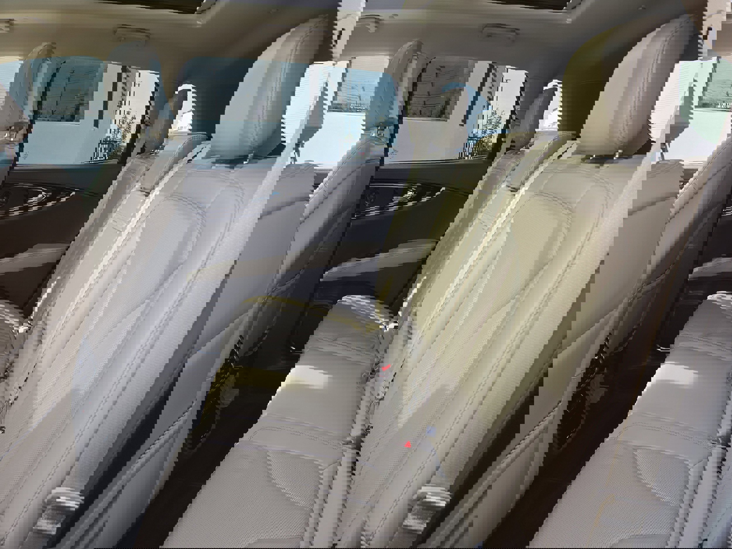 Used 2022 Lincoln Nautilus Reserve image 10