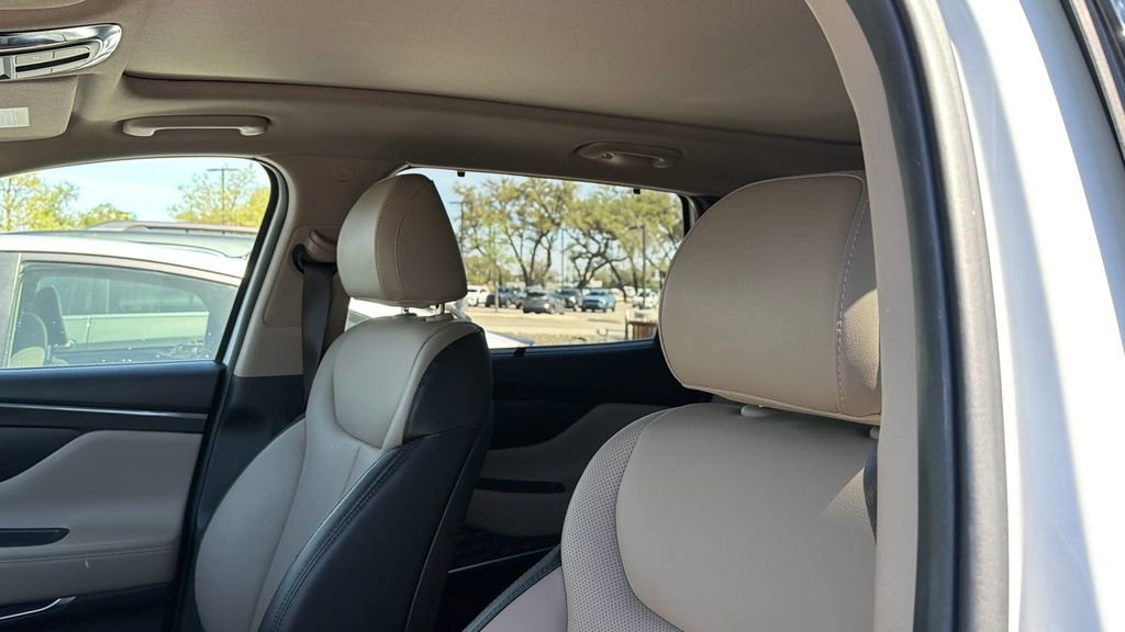 Used 2023 Hyundai Santa Fe SEL w/ Premium Package image 10