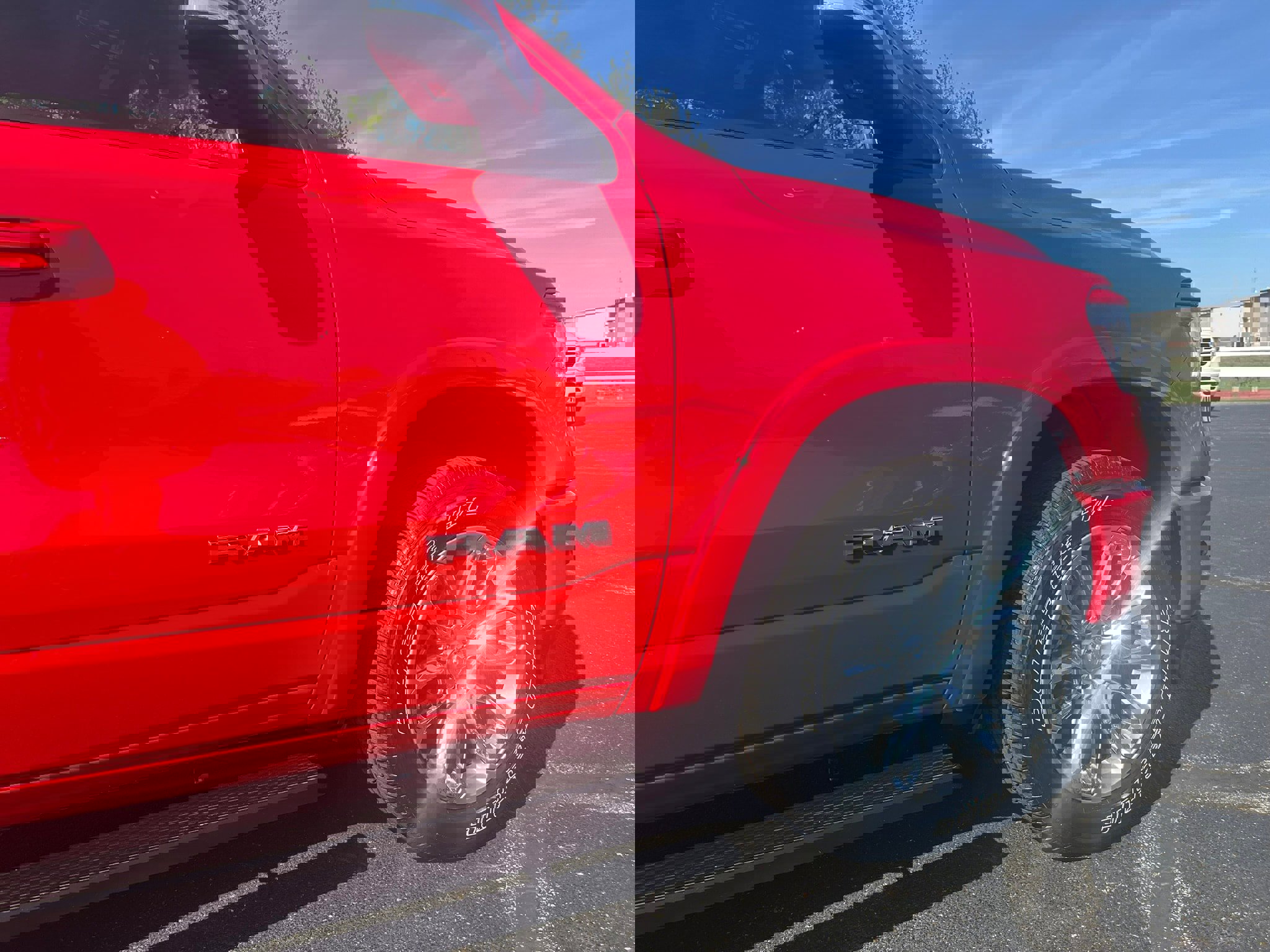 Used 2021 RAM 1500 Laramie w/ Sport Appearance Package image 14